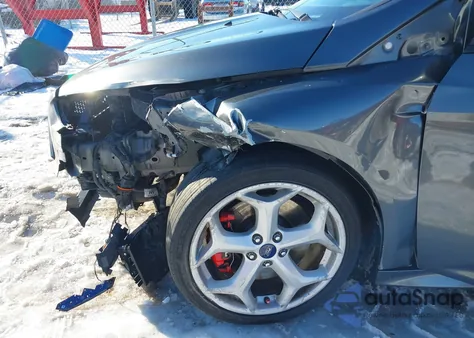 2017 Ford Focus St from USA, damaged, VIN 1FADP3L99HL334116